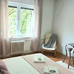 アパート Inner Two Bedroom スコピエ